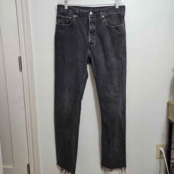 LEVI’S 501 button fly raw hem straight leg jeans Size 31 Tall - Picture 1 of 8